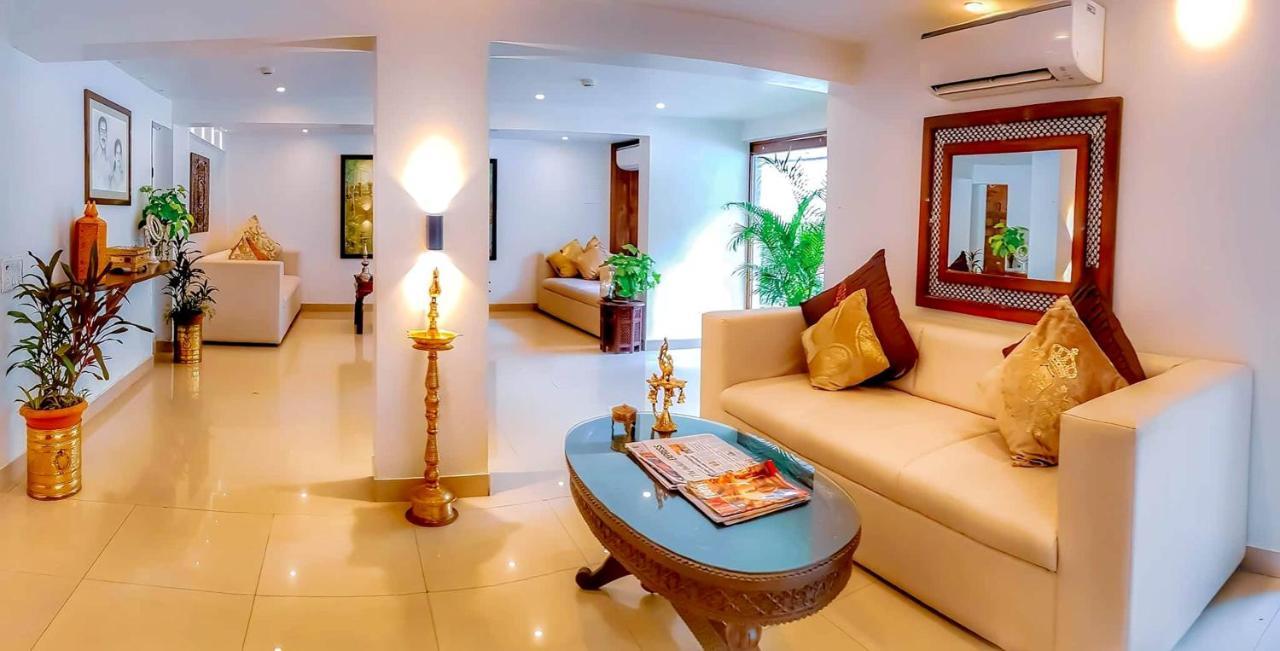 Hotel Samraj Mumbai Dış mekan fotoğraf