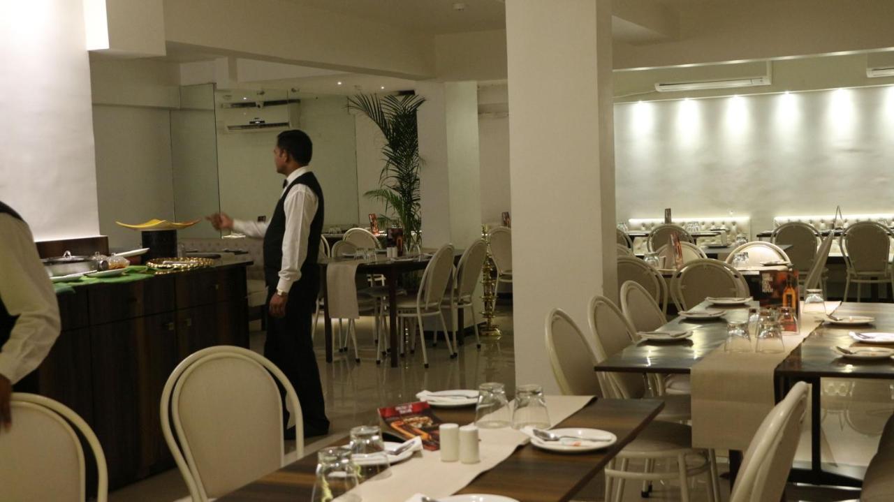 Hotel Samraj Mumbai Dış mekan fotoğraf