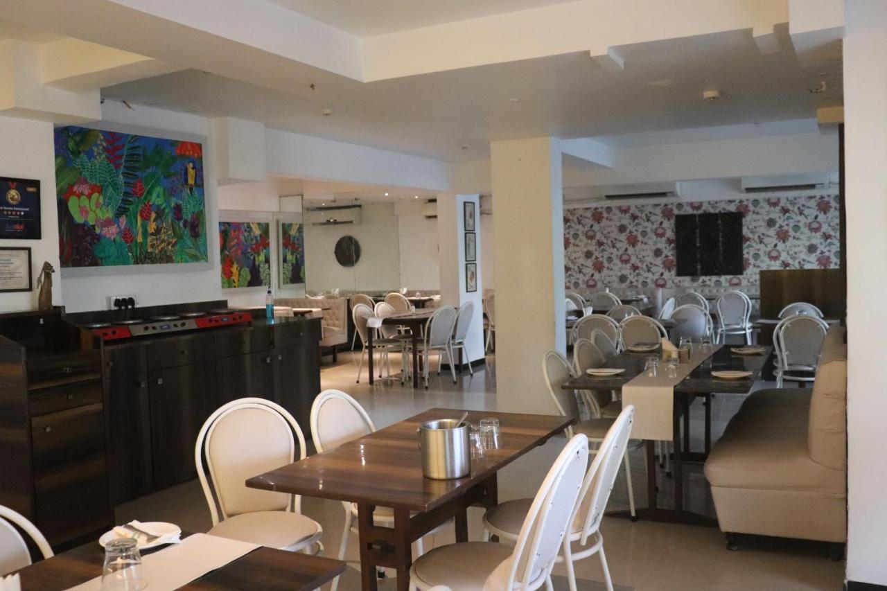Hotel Samraj Mumbai Dış mekan fotoğraf