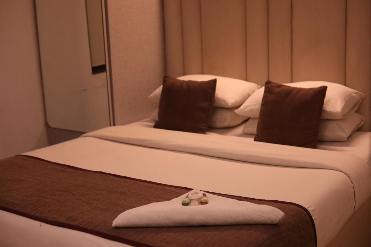Hotel Samraj Mumbai Dış mekan fotoğraf
